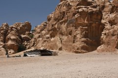 02-Entrance to Little Petra